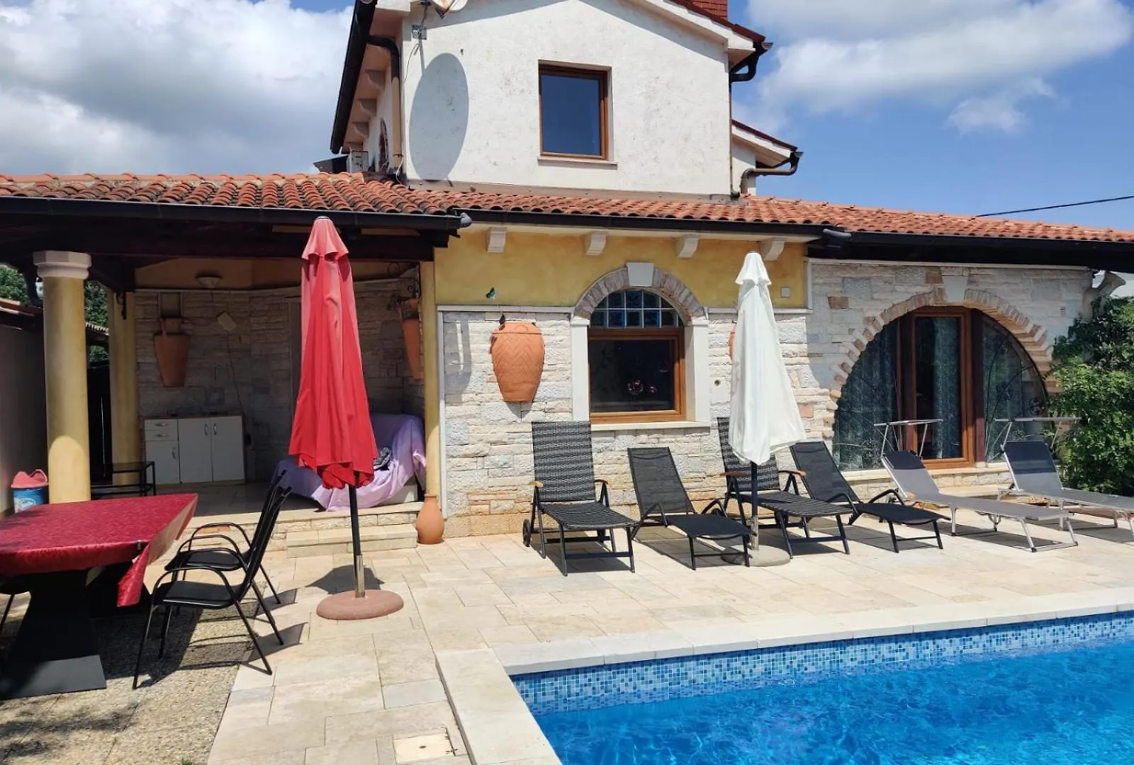 Rustic House With Private Pool Villa Šišan